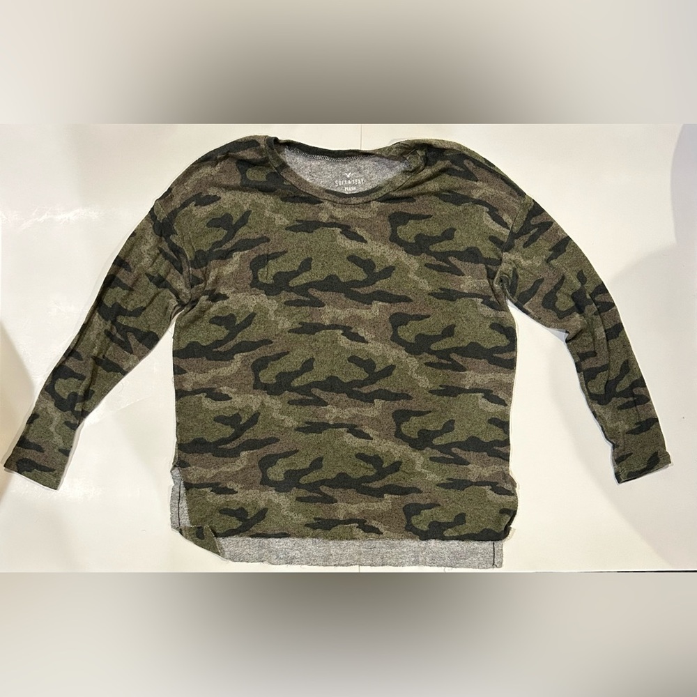 Cameo light-weight long sleeve sweater